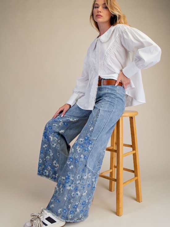 Easel Los Angeles Denim - New Easel Light Wash Floral Print Panel Wide leg Pants Frayed Hem Denim Jeans